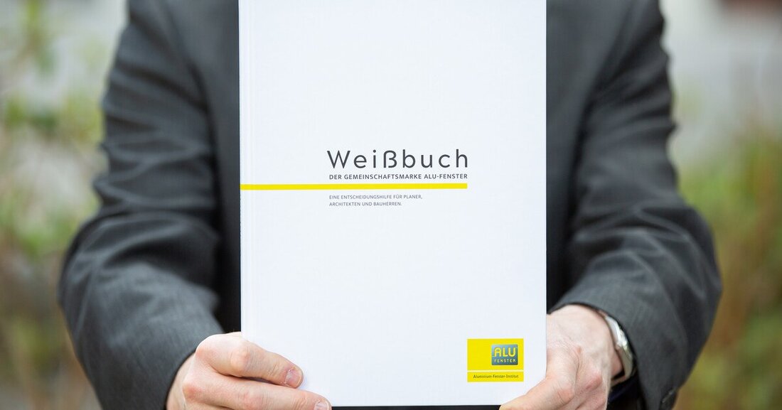 Das neue "Weißbuch" des AFI-Instituts präsentiert wichtige Daten und Fakten für die Werkstoffwahl bei Fenster und Fassade.