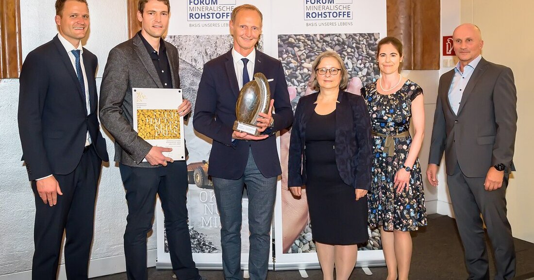 Die Rohrdorfer Sand und Kies GmbH hat den Nachhaltigkeitspreis 2022 des Forum Mineralische Rohstoffe gewonnen.