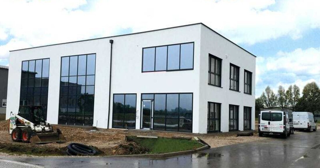 Im Februar 2016 eröffnet die Kessel AG ihr zweites Kundenforum außerhalb Deutschlands im österreichischen Vorchdorf. Auf rund 300 Quadratmetern bietet Kessel Seminare und Lehrgänge für: Planer, Verarbeiter, Baustoff- und Sanitärhändler, Berufs- und Meisterschulen sowie Vertreter von Behörden an.