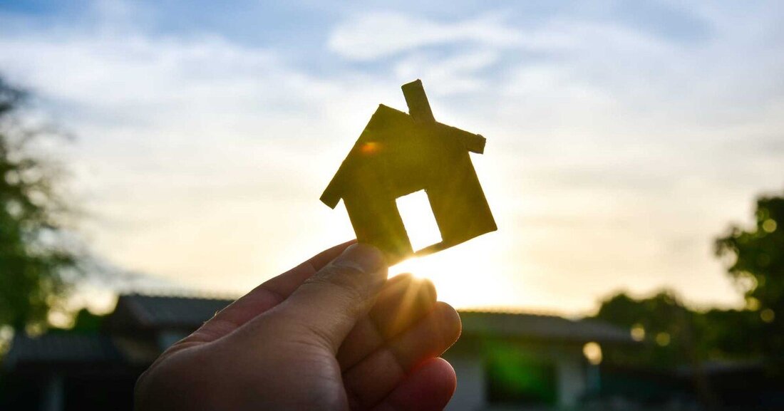 Die Immobilienertragsteuer wird ab 01.01.2016 von 25 % auf 30 % erhöht. Der besondere Steuersatz gilt sowohl für private als auch betriebliche Grundstücksveräußerungen.