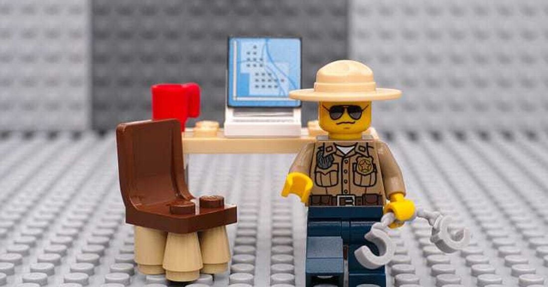 Für Unternehmen mit einem Jahresumsatz ab € 15.000,- und Barumsätzen (Bargeld, Bankomat-/Kreditkarte, Gutscheine, paypal, etc.) über € 7.500,- im Jahr besteht ab 1.1.2016 eine Verpflichtung zur Verwendung einer Registrierkasse zur Erfassung der Einnahmen.