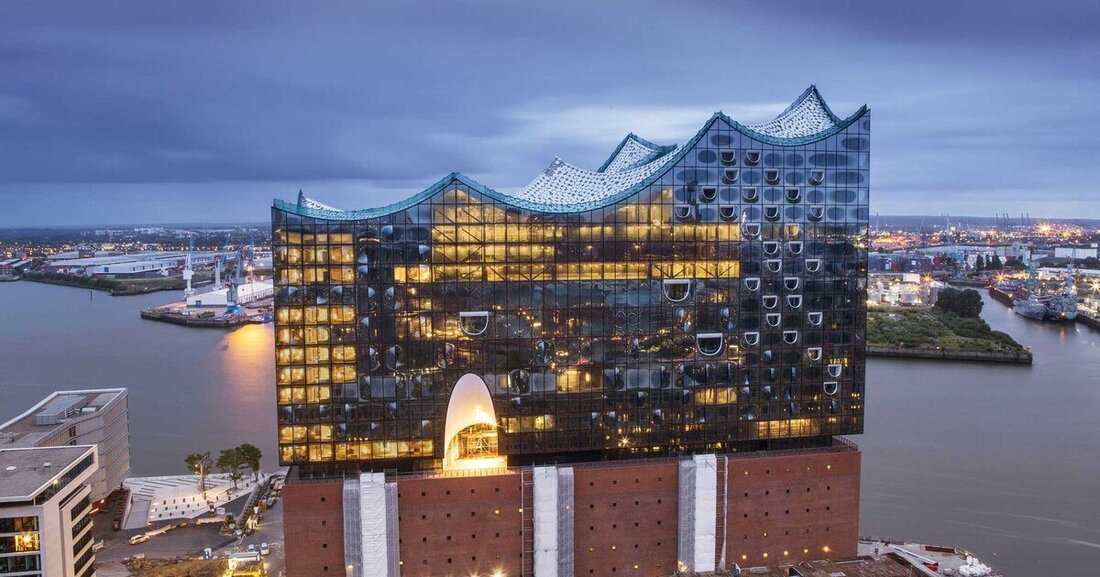 Die Elbphilharmonie in Hamburg steht angeblich kurz vor ihrer Eröffnung. Geplanter Termin für das Eröffnungskonzert ist der 11. Jänner 2017.