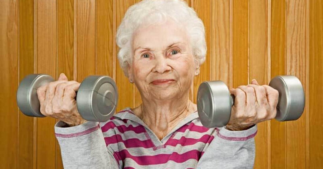 Mit Erfahrung und Weitblick können ältere Mitarbeiter*innen einen wertvollen Beitrag in jedem Unternehmen leisten.