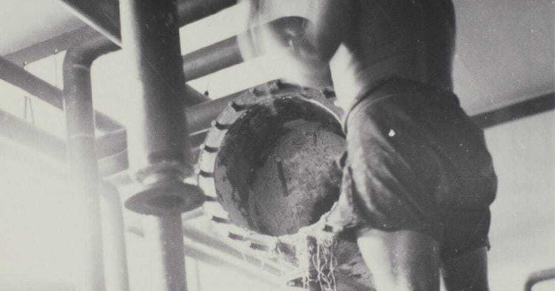 1936 von Julius Dopslaff in Düsseldorf gegründet, hatte sich das Unternehmen zunächst auf die Kesselreinigung spezialisiert. 