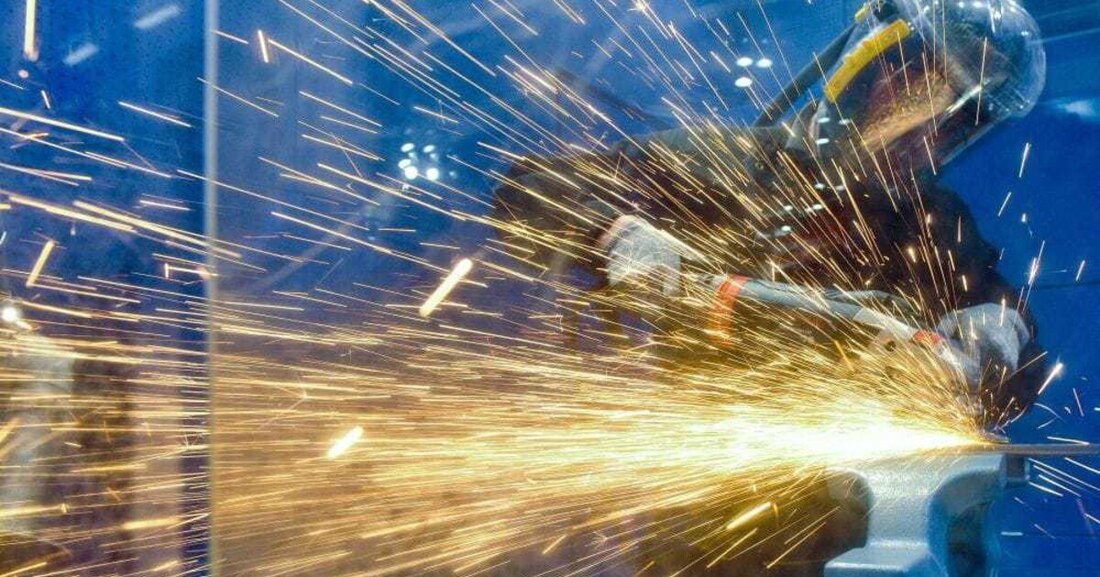 In Handwerk und Fertigung ist Unfallvermeidung ist ein wichtiges Thema. Wichtige Maßnahmen zur Prävention.