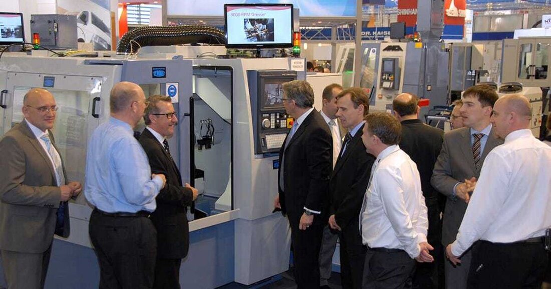 Von 25. bis 27. April 2017 trifft sich die Welt gebrauchter Maschinen und Anlagen auf der Fachmesse „ReTec“ in Augsburg.