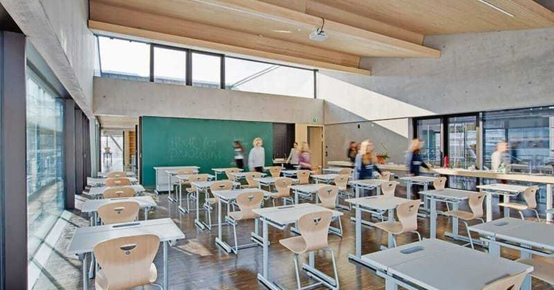 Das Bundesoberstufenrealgymnasium (BORG) Egg in Pfister im Bregenzerwald ist nach seiner zweijährigen Sanierung und Erweiterung bezogen.