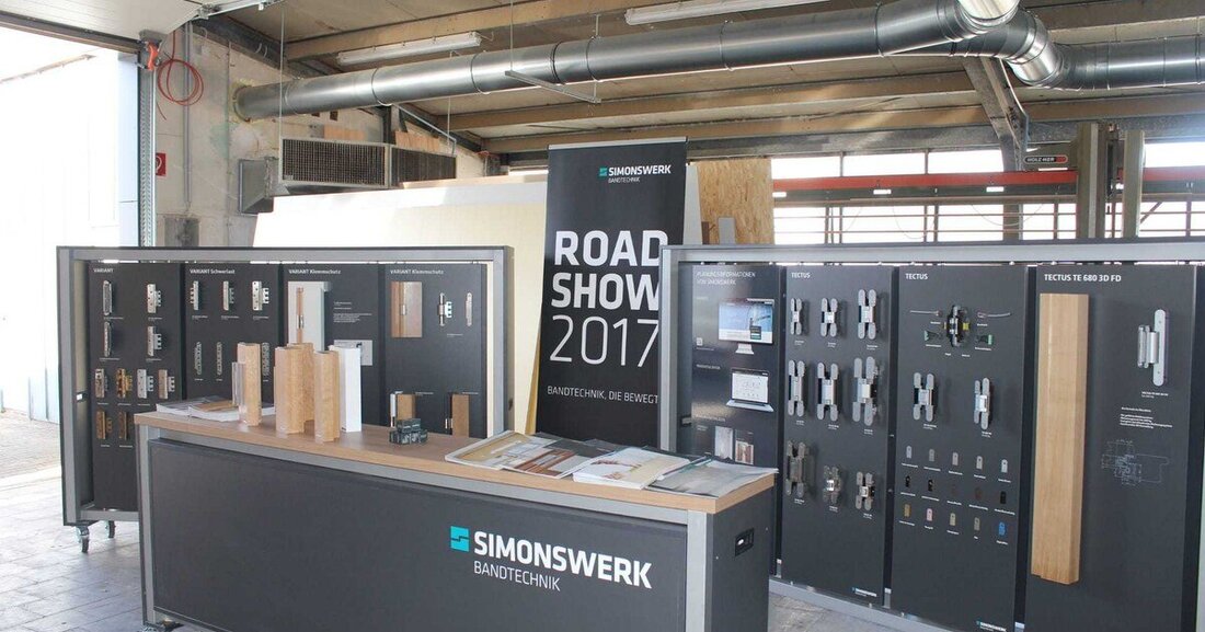 Der Türband-Spezialist ist in Österreich, Deutschland und der Schweiz mit einer Roadshow rund um Bandsysteme für Objekt-, Wohnraum- und Haustüren unterwegs.