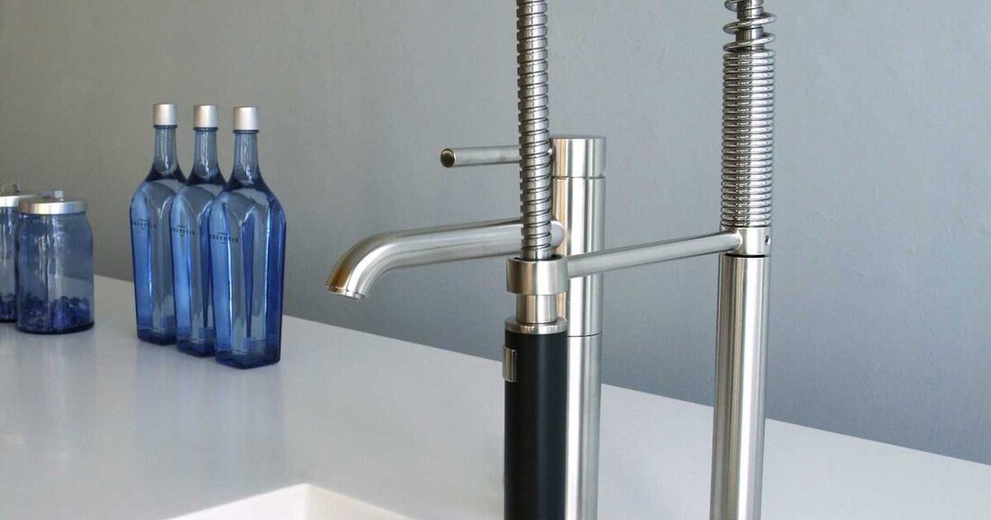 Küchenarbeitsplatten aus Mineralwerkstoff bieten kreative ­Gestaltungsmöglichkeiten und sind gleichzeitig robust und pflegeleicht.