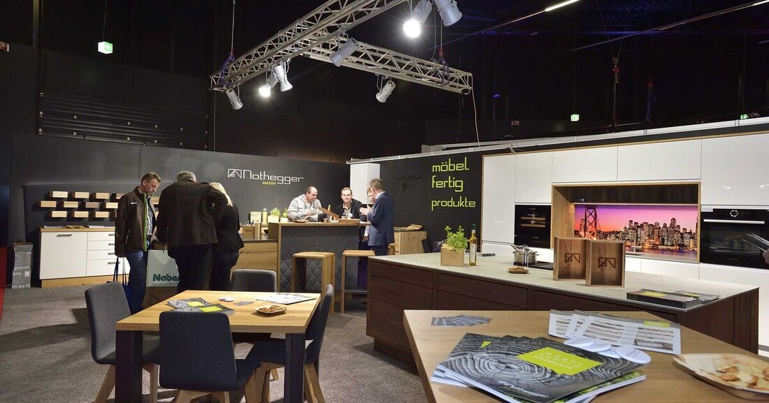 Mehr Fläche, mehr Aussteller, mehr Besucher: Das Salzburger Messeduo küchenwohntrends und möbel austria steigerte sich heuer in allen Bereichen und bot einen thematischen Mix aus Design, Handwerk und Technik.