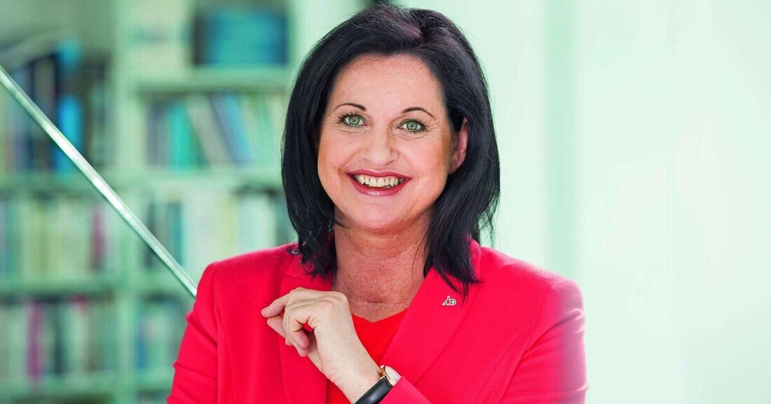 Anita Moser hat mit der IT-Branche und der Bauwirtschaft gleich zwei Bereiche gewählt, die auch 2017 weitgehend als Männerdomänen durchgehen. Persönliche Krisen wusste die Unter­nehmerin in Chancen zu verwandeln: Sie ist seit zwölf Jahren mit dem AKD-Baunetzwerk erfolgreich.