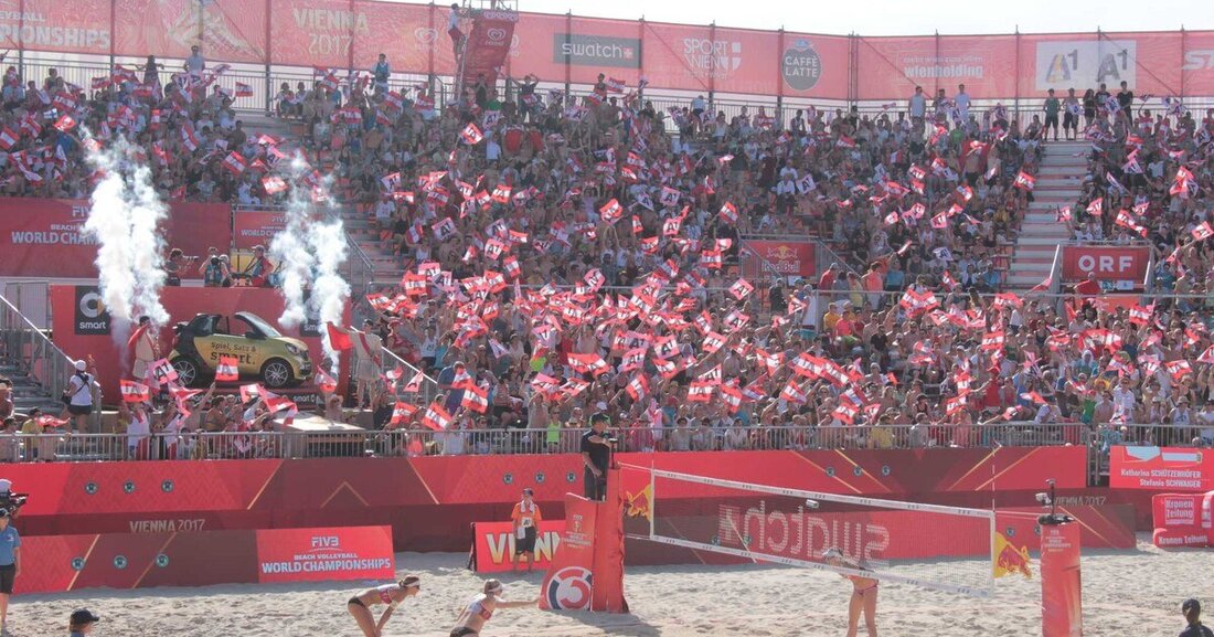 Für Hannes Jagerhofer, dem Organisator der Beachvolleyball-WM, ist in Bezug auf seine Veranstaltungen bekanntlich das Beste gerade gut genug. Daher hat er mittlerweile bereits zum fünften Mal in Folge Geberit als Partner der Austragung verpflichtet. Die Gäste des VIP-Bereichs haben derart die Möglichkeit, unter anderem das AquaClean Dusch-WC von Geberit ausführlich zu testen.