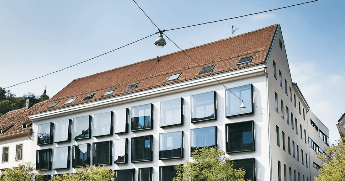 Klimagerecht Bauen Low-Tech-Gebäudekonzepte verfolgen einen optimierten Ansatz hinsichtlich der Potenziale der Umwelt und Klimafaktoren. Sonne, Wind, Luftströmungen, Tageslicht oder Vegetation werden im funktionalen Zusammenspiel zu bestimmenden Akteuren.