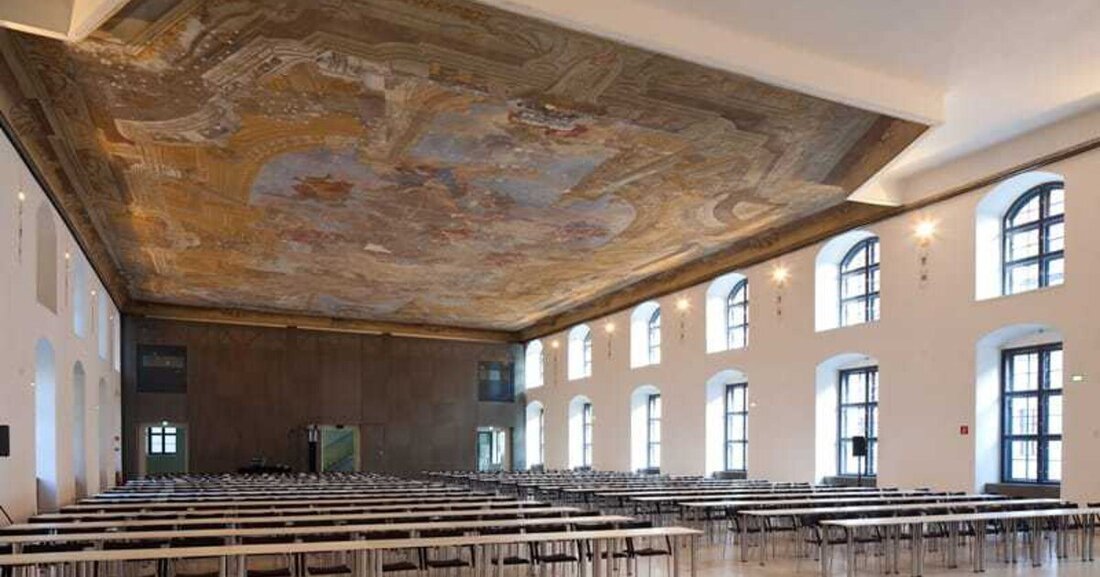 Erstmals macht das Brillux Architektenforum am 20. November in Wien Station und lädt im Rahmen seiner insgesamt 22. Ausgabe unter dem Titel „Abseits bekannter Pfade: Zeitgemäße Wohnkonzepte für den Wohnungsbau“ in die Aula der Wissenschaften.