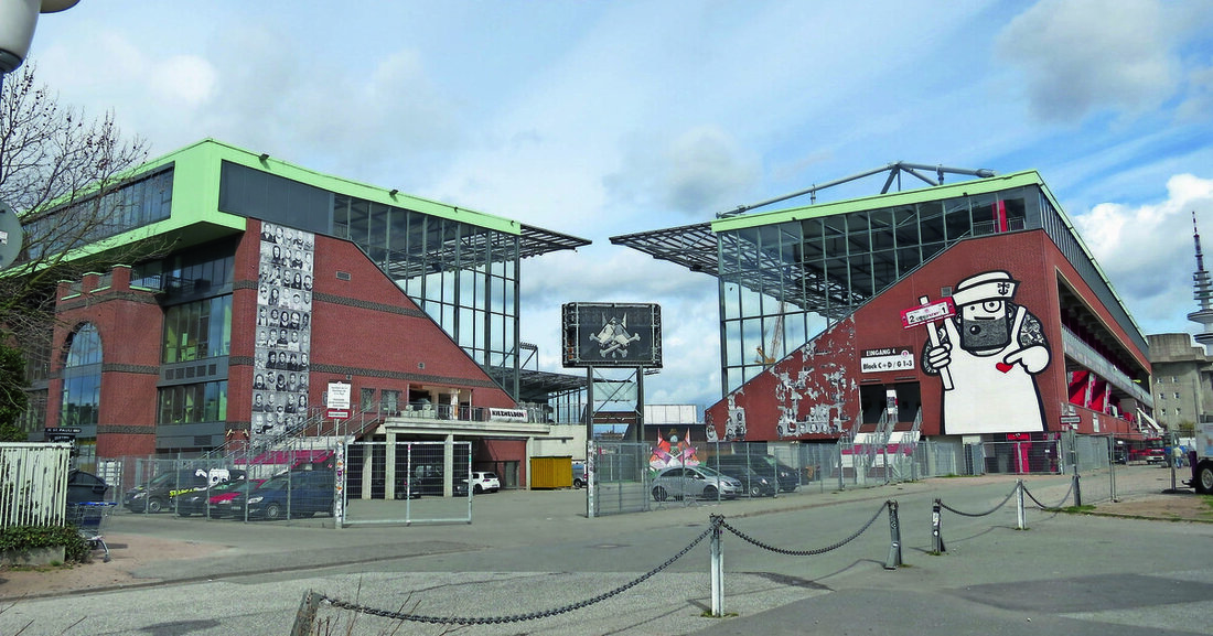 Es gibt kaum Bauprojekte, die solche Emotionen wecken und bei denen so viele Wünsche ineinandergreifen müssen, wie Sport­stätten. Diesen Herausforderungen stellt sich mit Freude Claus Binz.