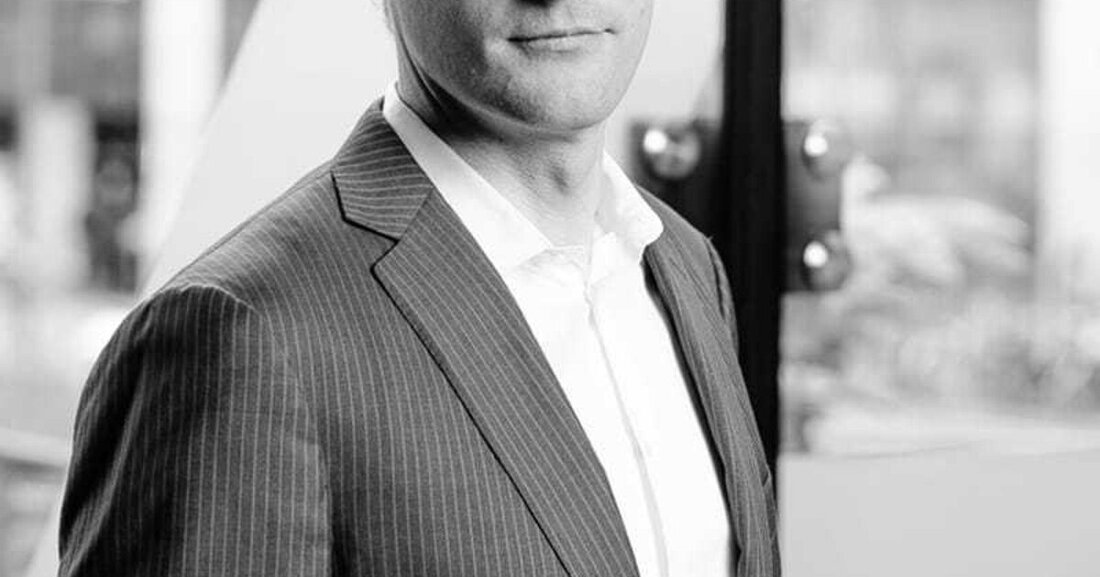 Der Name der LightGlass Technology GmbH ist Programm. Das innovative Wiener Unternehmen verbindet Licht, Glas und Technologie. LightGlass Geschäftsführer Paul Brettschuh sprach mit uns über den aktuellen Stand der Technik und seine Visionen von smartem Glas.