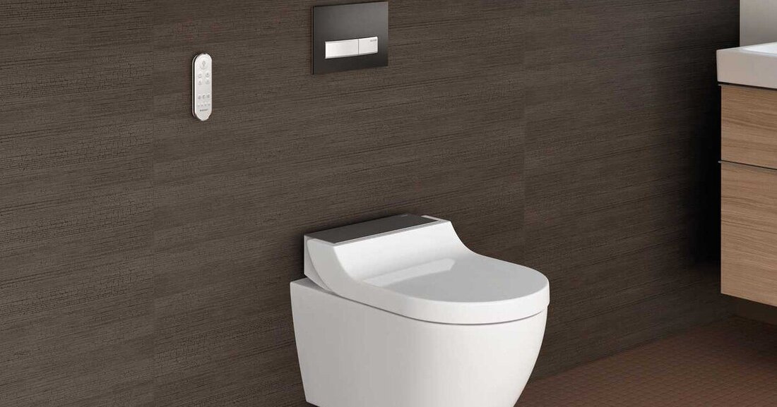 Geberit bietet seit kurzem eine Fernbedienungs-App für die beiden Dusch-WC-Modelle Mera und Tuma an. Die App erlaubt die intuitive und einfache Bedienung der neuesten AquaClean Dusch-WCs via Apple- oder Android-Smartphone.