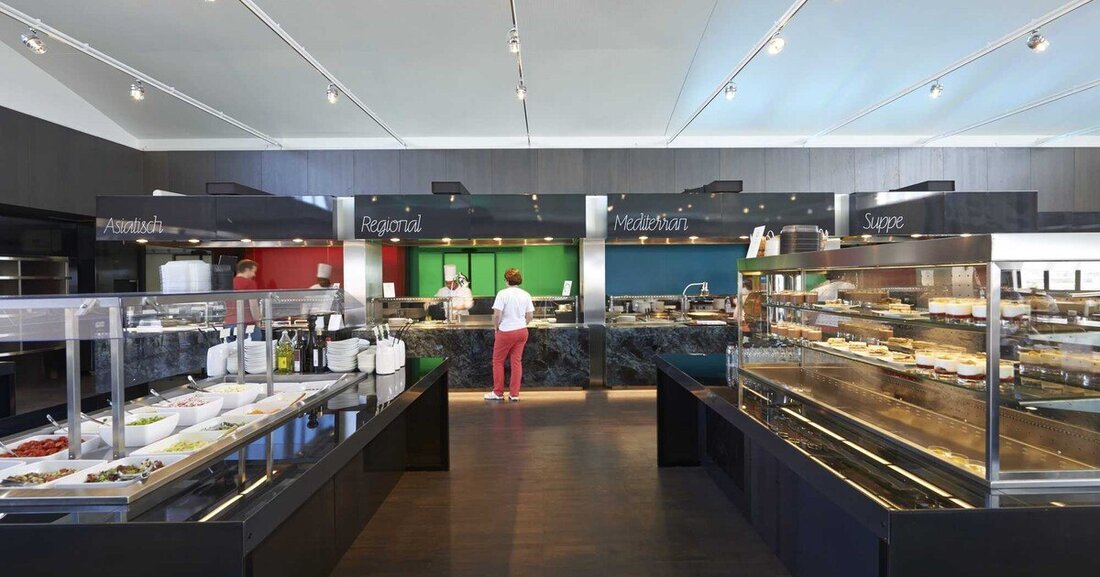 Für Tzou Lubroth Architekten schafft Licht Emotionen. Im Rahmen der Neugestaltung des Betriebsrestaurants für das Wiener Pharmaunternehmen Octapharma entschieden sie sich daher für Licht-Szenarien abseits jeglicher Norm.