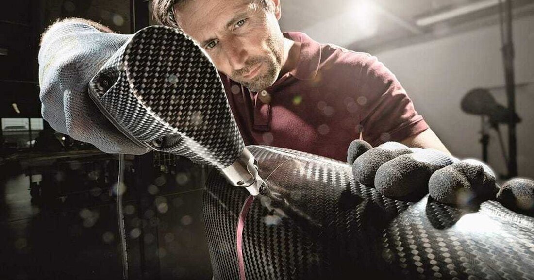 Elektrisches Handwerkzeug von Trumpf kann nun auch faserverstärkte Kunststoffe wie CFK oder GFK sauber trennen.