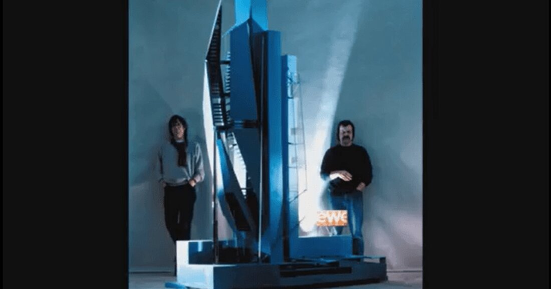 50 Jahre Coop Himmelb(l)au in 5 Minuten "We think of our architecture as part of the 21st century; as art which reflects and gives a mirror image of the variety and vivacity, tension and complexity of our cities." (Wolf D. Prix)  