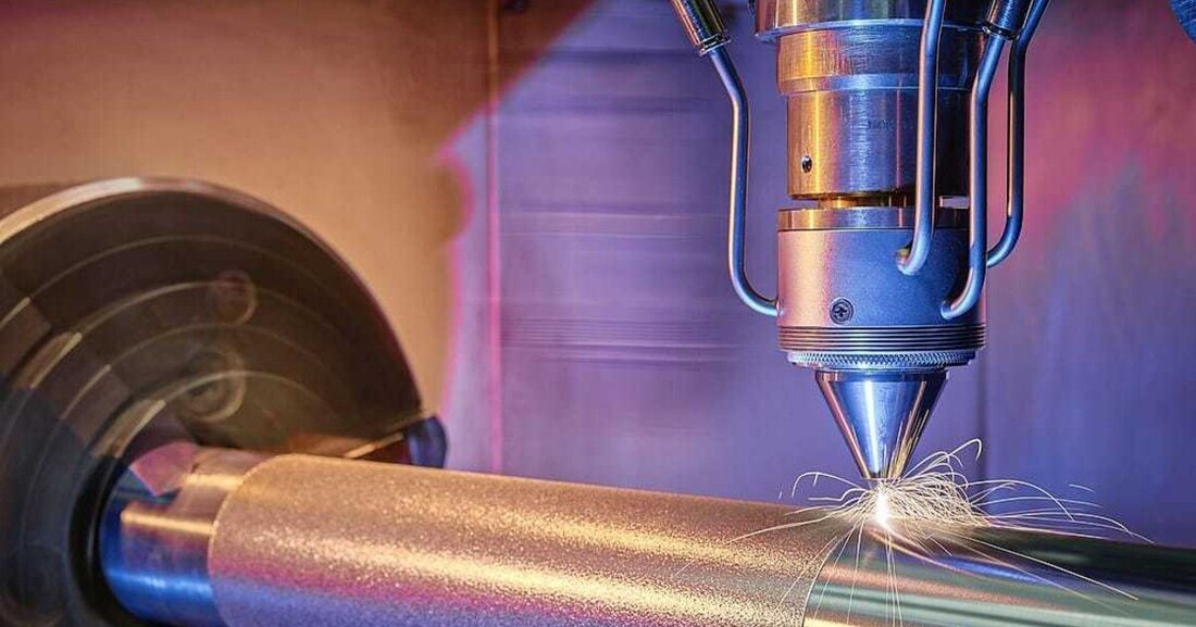 Für sein innovatives EHLA-Verfahren (Extremes Hochgeschwindigkeits-Laserauftragschweißen) hat das Fraunhofer Institut für Lasertechnik ILT den deutschen Stahl-Innovationspreis erhalten.