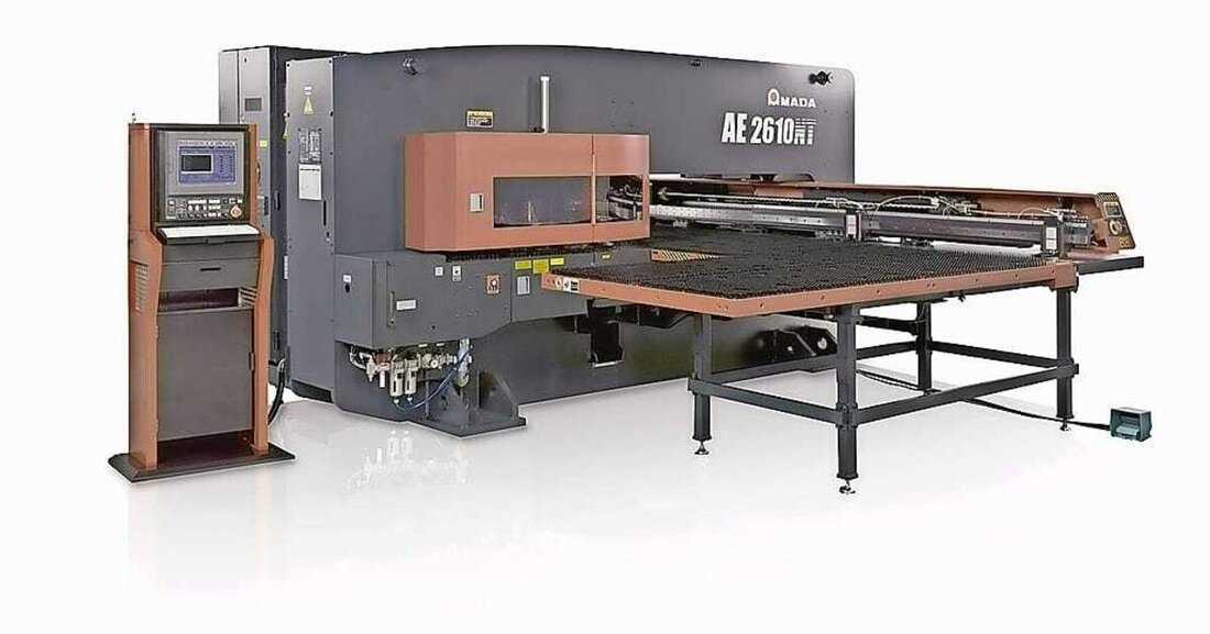 Stanzmaschinen zählen in Schlosserei- und Metallbaubetrieben zu den kraftvollen Standardmaschinen. Ein Überblick über Hersteller und aktuelle Produkte von METALL-Fachredakteur Gernot Wagner.