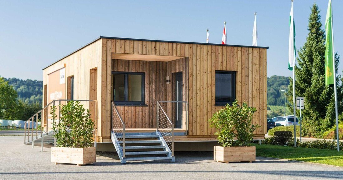 Ein neues Projekt hat das Unternehmen Haas Fertigbau gemeinsam mit vier weiteren Projektpartnern entwickelt. Die „Roofbox“ bietet ein einzig­artiges Konzept, das gleichzeitig die Errichtung neuer Wohnfläche und die thermische Sanierung des Daches möglich macht.