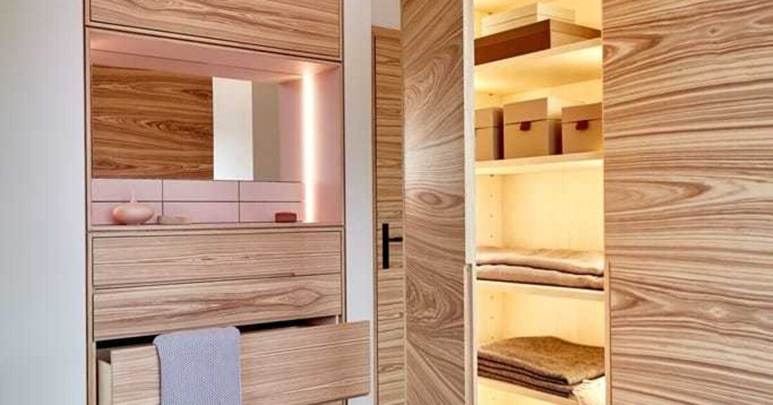 Zum wiederholten Male haben mit der Holzmanufaktur Hain Natur-Böden und dem Öko-Fertighaushersteller Baufritz zwei starke Partner kooperiert: Im neuen Musterhaus „Heimat 4.0“ in Erkheim vereinen sich bewährte frühere Wohntraditionen und die modernen Ansprüche eines zukunftsorientierten Bio-Familienhauses in einzigartiger Weise.
