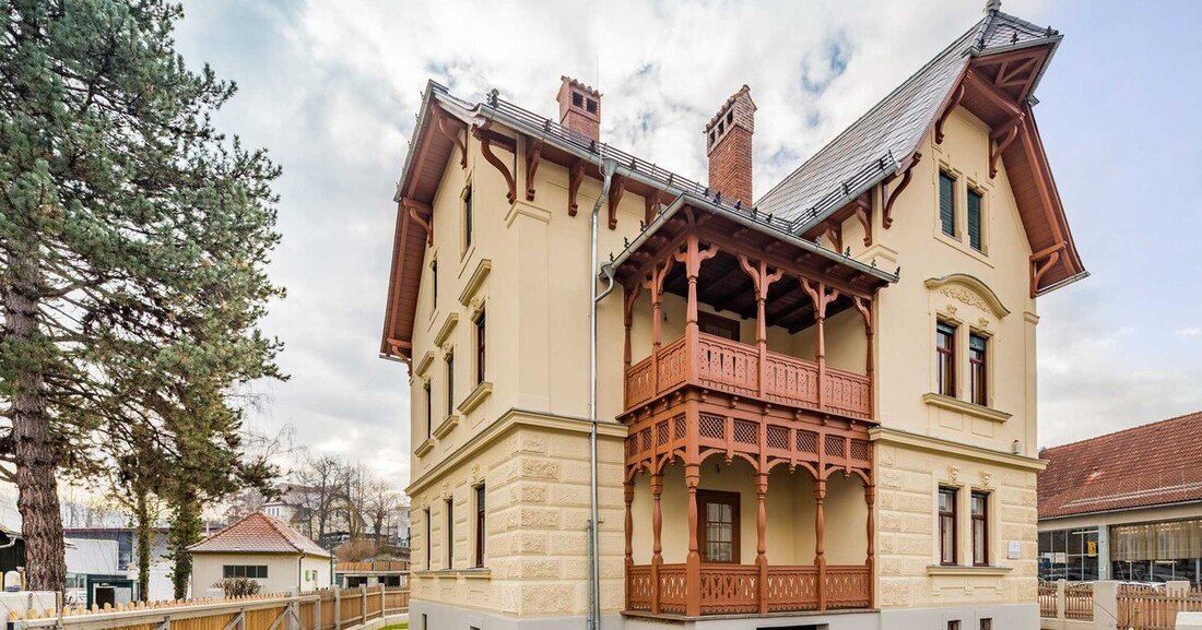 Nach vielen Jahren der Vernachlässigung und des nahenden Ruins wurde die Villa Annenheim in Gratwein (Stmk.) von Grund auf restauriert. Zum Einsatz kamen Produkte für die Baudenkmalpflege aus der Histolith-Serie. Für die gelungene Revitalisierung gab es jetzt einen Würdigungspreis.
