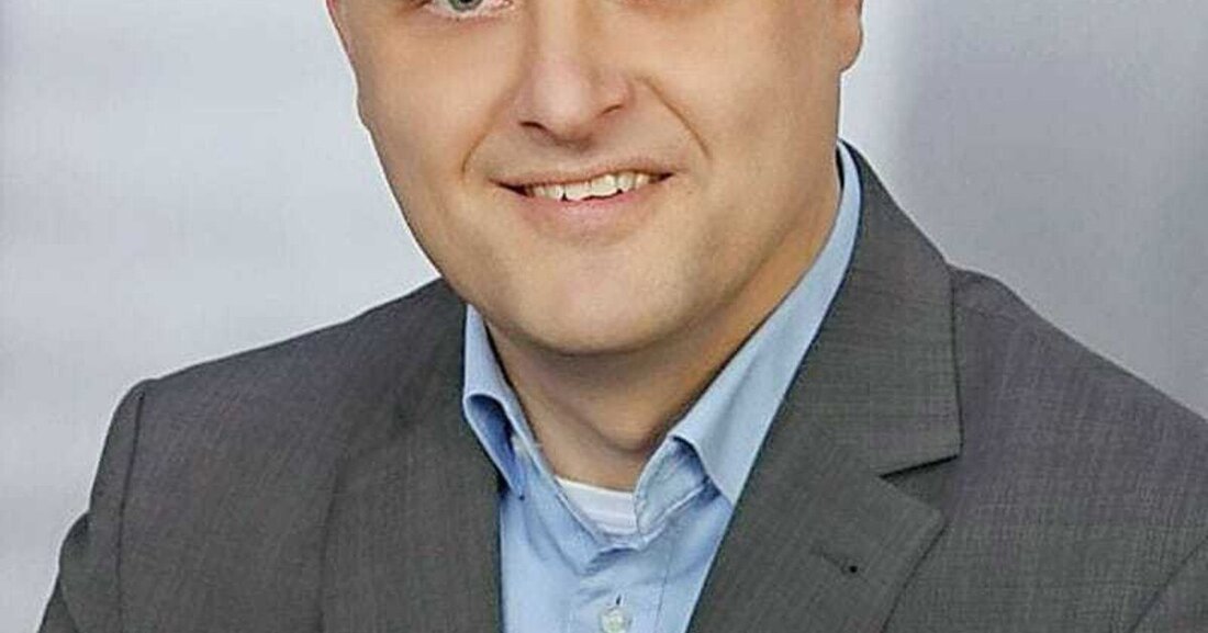 Matthias Rink ist neuer Vertriebsleiter für „insulbar“ Isolierprofile von Ensinger. Ansässig am Hauptsitz des Kunststoff-Spezialisten in Nufringen (D), verantwortet der 48-Jährige den Verkauf in den Regionen Europa, Mittlerer Osten und Afrika.