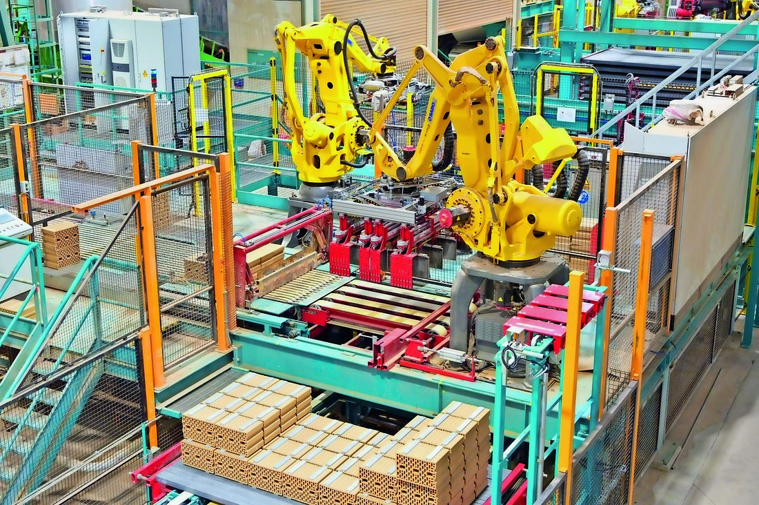 Klimaschutz und Nachhaltigkeit revolutionieren die Baubranche. Nun wurde von Wienerberger der weltweit größte industrielle Elektroofen in Uttendorf in Betrieb genommen. Gemeinsam mit den dem AIT entwickelte man ein neuartiges Gesamtkonzept für eine energieeffiziente Ziegelproduktion.