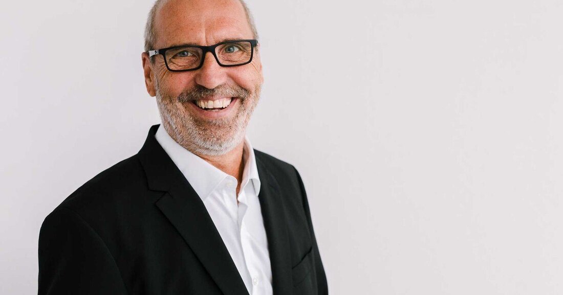 Die ÖAG hat mit Heinz LIndinger einen Nachfolger als Verkaufsleiter in Oberösterreich für Leopold Haidvogl gefunden. Seine berufliche Laufbahn neigte sich nach vier Jahrzenten im Sanitär- und Heizungsgroßhandel im September dem Ende zu.