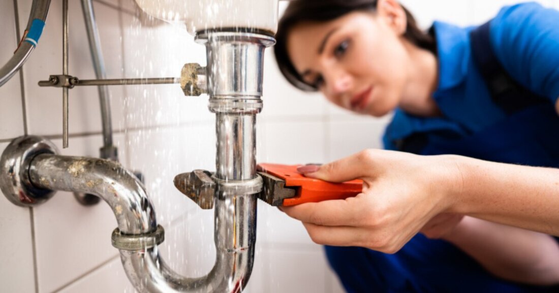 Oft unscheinbar, aber dennoch äußerst wichtig – die „kleinen Helfer“ im Arbeitstag von Installateur*innen.