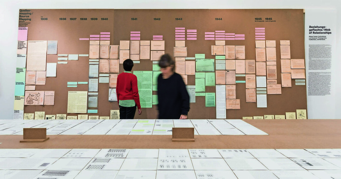 Die Figur des Architekten, Stadtplaners, Raumautors, Architekturlehrers und Disziplinenmahners Roland Rainer lässt niemanden, der sich für Österreich und weit darüber hinaus für die Architektur im 20. Jahrhundert interessiert, kalt. Rainer steht geradezu als Metapher für das Schicksal der Architektengenerationen, die ihre Karriere vor dem ­NS-Staat begannen, in ihm fortsetzten und danach vollendeten. Zu einer notwendigen Ausstellung.