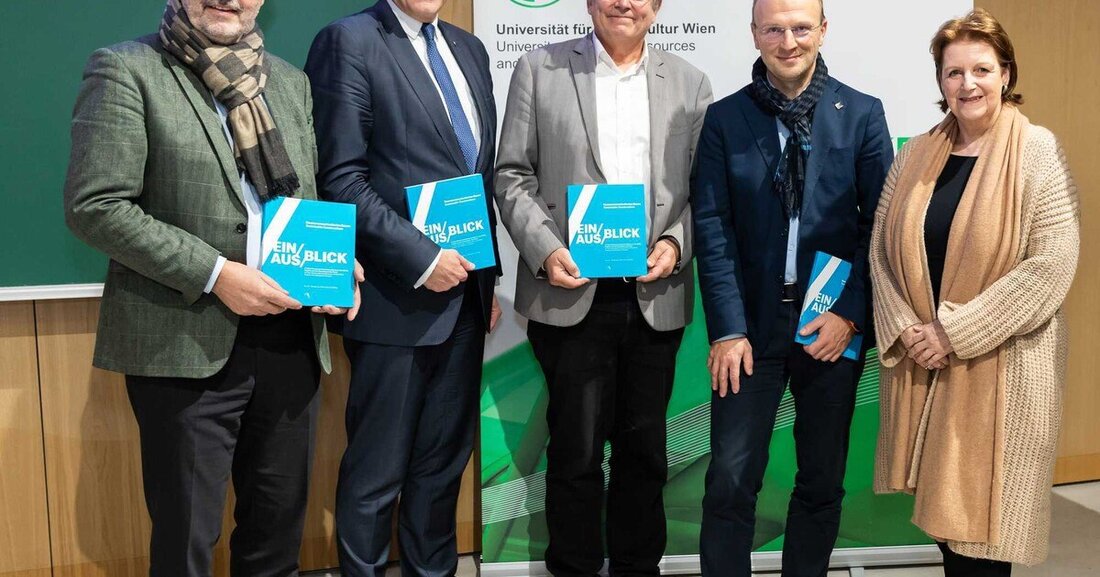 Am 17. Jänner 2019 hatte die BOKU, der Universität für Bodenkultur Wien, zur Abschiedsvorlesung und Buchpräsentation von Universitätsprofessor Architekt Martin Treberspurg mit anschließender Podiumsdiskussion zum Thema „Global Change: Wie wir in Zukunft bauen“ eingeladen. In seiner Rede verwies Treberspurg auf die Notwendigkeit eines Systemumbruchs im Bausektor und richtete einen dringenden Appell an die Politik.