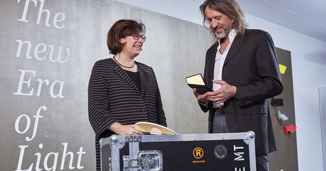 Der Beschlagsspezialist Häfele erweitert mit einer strategischen Akquisition sein Produkt- und Kompetenzfeld im Bereich Beleuchtung.