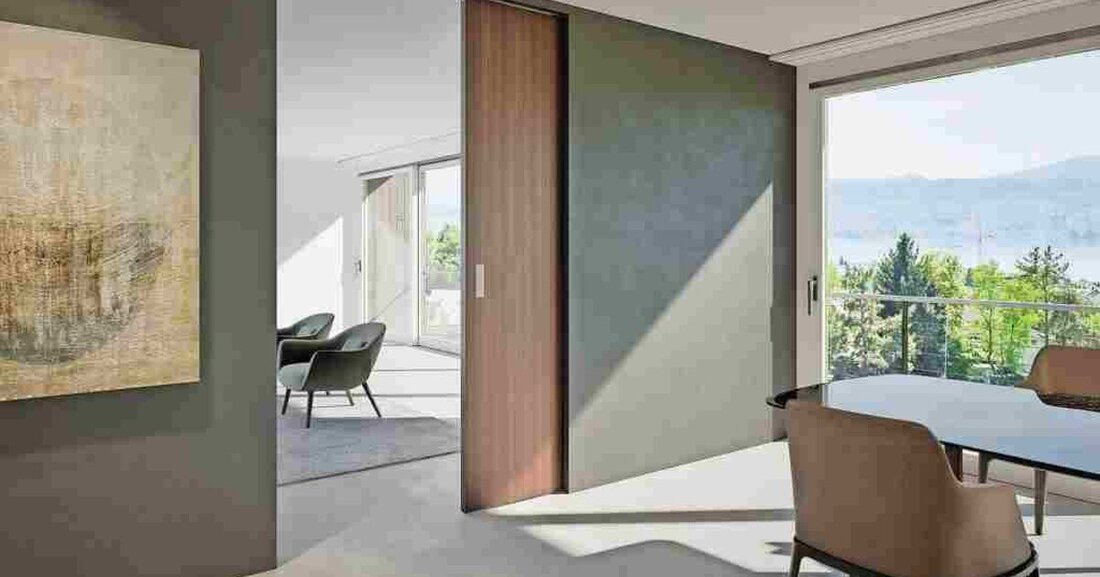 Hawa nimmt mit „Junior 80 B Pocket" einen Spezialbeschlag für Holzschiebetüren ins Sortiment auf.