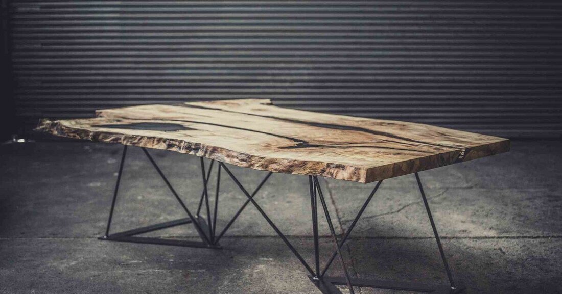 Mit handwerklichem Können und viel Freude am Tun produziert das Dreikant-Team seine Unikat-Tische abseits des Möbel-Mainstreams.