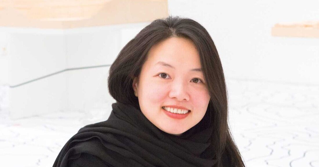 Xu Tiantian hat gerade den Moira Gemmill Prize für Emerging Architecture bei den Women in Architecture Awards 2019 gewonnen. Ihre herausragende Arbeit verbindet architektonische Visionen mit psychologischem Wissen. Bis jetzt hat sie mit ihrem Büro DnA mehr als 20 Projekte in der ländlich geprägten Region Songyang County in der Provinz Zhejiang südlich von Shanghai geleitet. Sie bezeichnet ihre Methode, die viele kleine Eingriffe kombiniert, als „architektonische Akupunktur“. Forum traf sie anlässlich der Ausstellung „Rural Moves“ im AzW. Susanne Karr im Gespräch mit Xu Tiantian