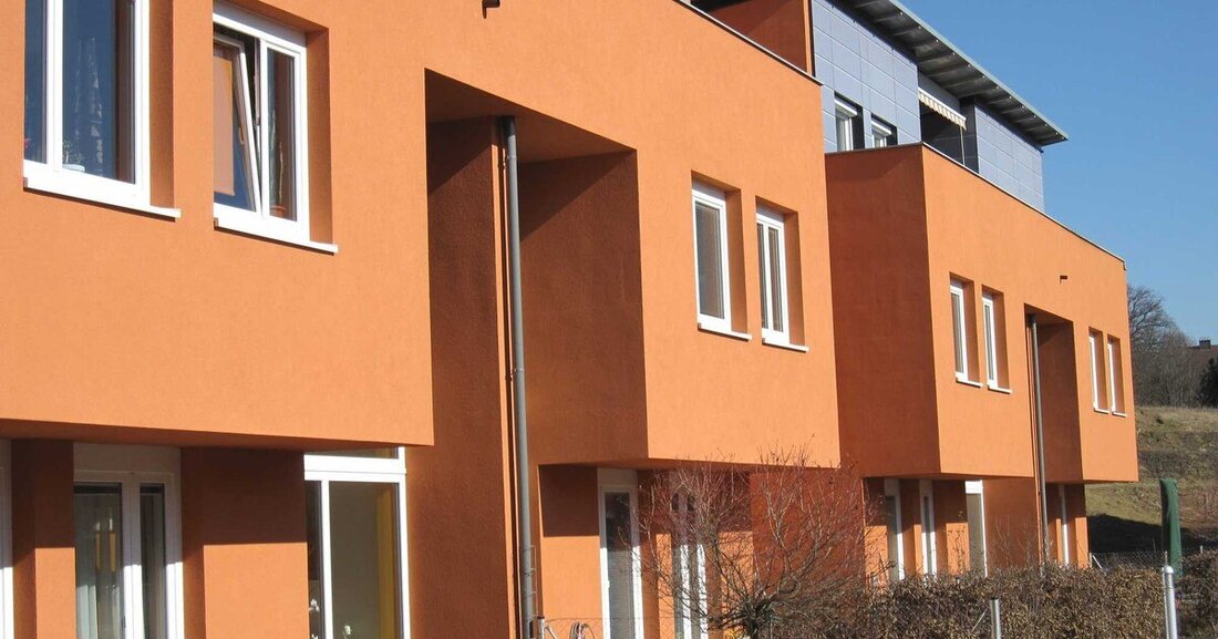 Vor zehn Jahren hat Saint-Gobain Weber mit Aquabalance den ersten Fassadenputz entwickelt, der die Feuchtigkeit umweltfreundlich reguliert, anstatt chemisch zu bekämpfen.