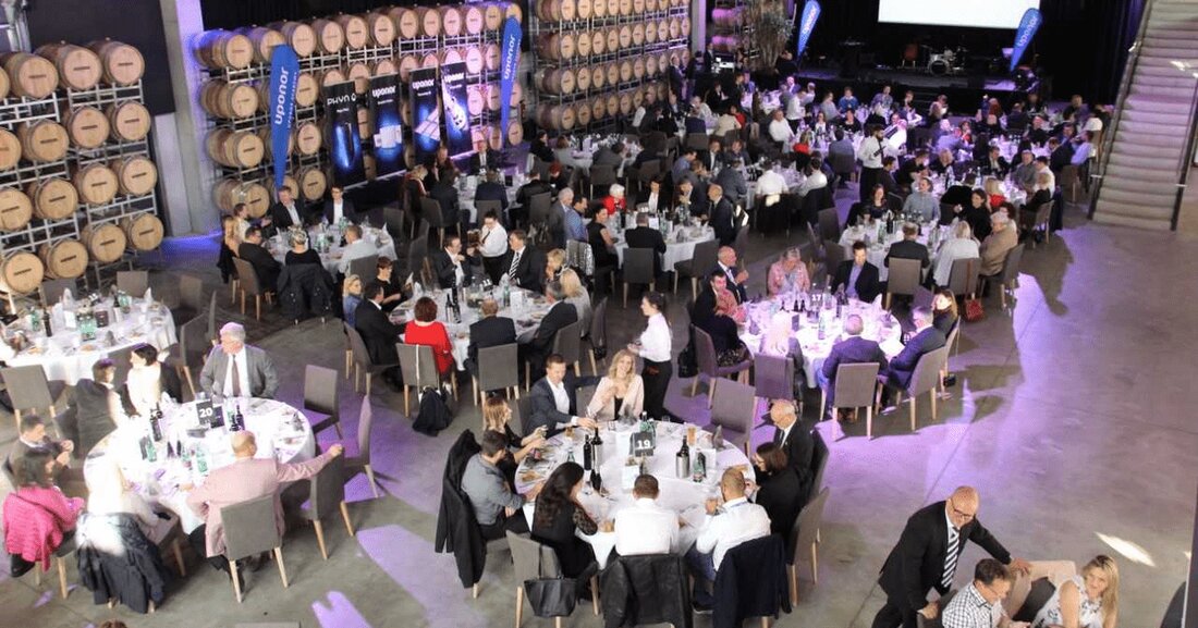 250 VIP-Gäste trafen sich beim Kundenevent von Uponor am Weingut Scheiblhofer in Andau.