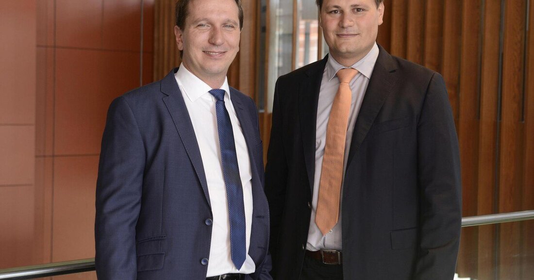 Der Vorarlberger Beschlägehersteller schließt sein Geschäftsjahr mit 1,89 Mrd. Euro Umsatz ab und investiert weiter intensiv in den Ausbau der Produktionsstätten und der internationalen Marktorganisationen.