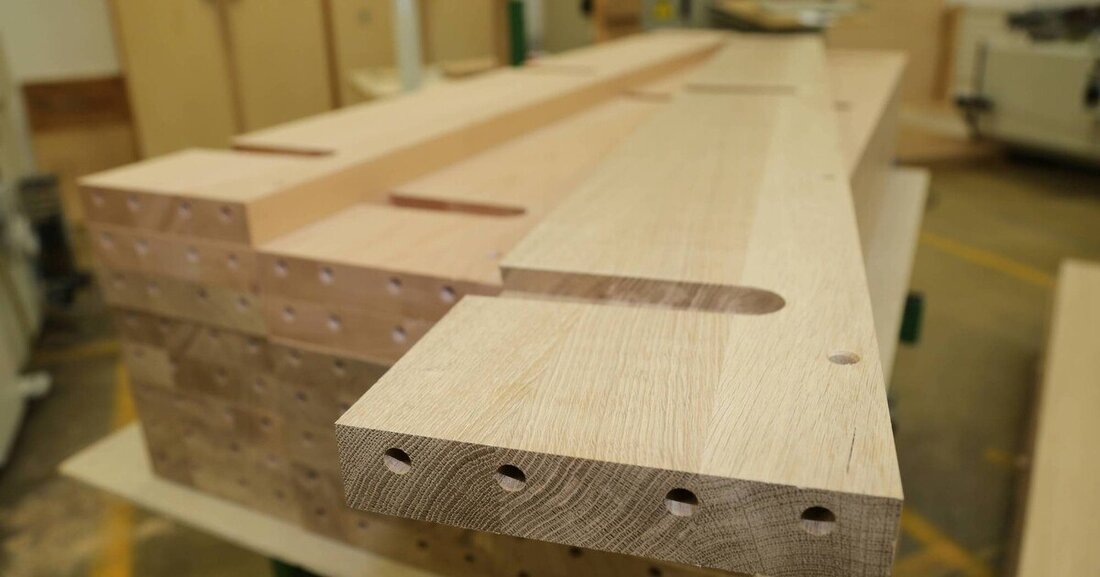 Bei Terra Möbel in Kärnten entstehen die Massivholzmöbel für Grüne Erde. In der Tischlerei setzt man auf handwerkliche Erfahrung ebenso wie auf moderne Maschinentechnik der SCM Group, um den Kunden perfekte Naturholzmöbel bieten zu können.