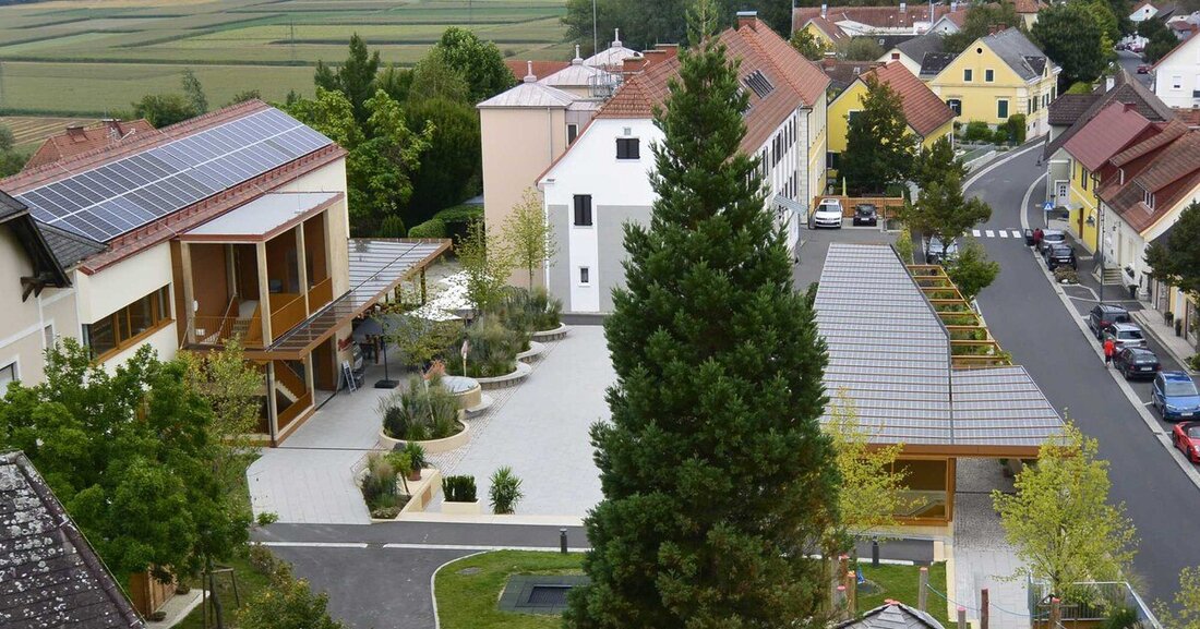 Vulkanland Metall war maßgeblich an der Errichtung des neuen Kirchparks im Zentrum von Kirchberg an der Raab beteiligt.