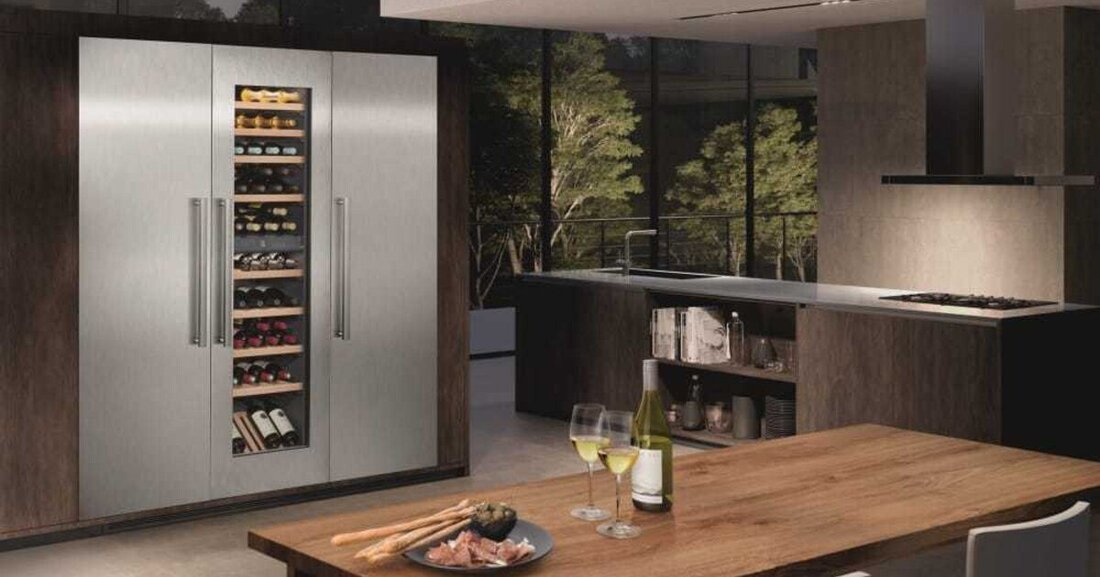 Zu einer Küche aus Meisterhand gehören auch Einbaugeräte, die den Ansprüchen der Kunden gerecht werden. Das Tischler Journal stellt einige mit den neuesten Kniffen vor.  