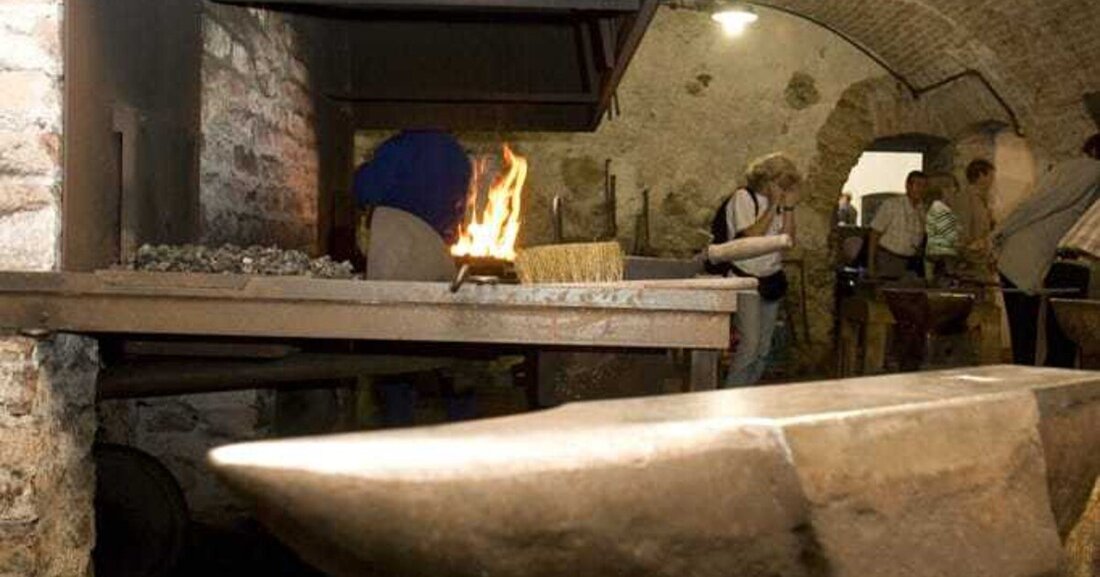 Das Bundesdenkmalamt, Informations- und Weiterbildungszentrum Baudenkmalpflege, veranstaltet in Kooperation mit dem Verein zur Förderung der Baudenkmalpflege im Wintersemester 2013 wieder zwei Schmiedetechnik-Kursreihen in der Kartause Mauerbach.