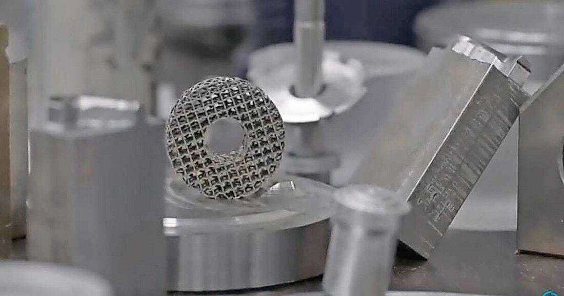 Werkstoffforschung. Ein innovatives Pulver könnte im 3D-Druck den Ersatz von Titan durch Aluminium-Verbundwerkstoffe vorantreiben.