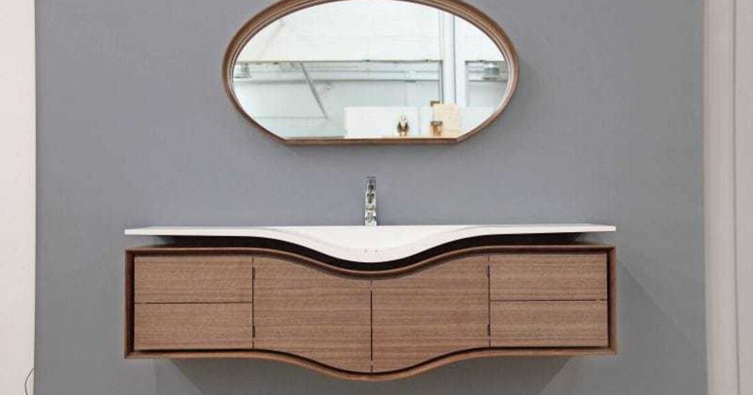 Andreas Mischi hat im Meisterkurs am Wifi Innsbruck ein elegantes Badmöbel in amerikanischer Nuss mit integriertem Mineralwerkstoff-Waschbecken gefertigt. 