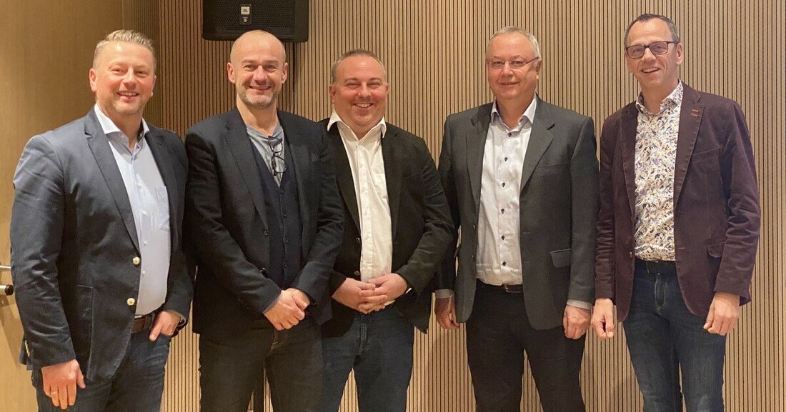 Im Rahmen der Generalversammlung des Verbandes der Installationszulieferindustrie (VIZ) wurde von den Mitgliedern am 21. Jänner ein neuer Vorstand gewählt. Auf Reinhold Scheuchl folgt Markus Riedl (HL Hutter & Lechner) als Obmann. 