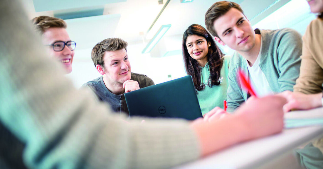 Im Sommer diesen Jahres wird Studenten bei der „Beckhoff Summer School“ die Möglichkeit gegeben einen Einblick in die PC-basierte Steuerungstechnik zu gewinnen.